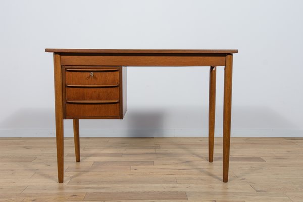 Small Mid-Century Danish Teak Desk, 1960s for sale at Pamono