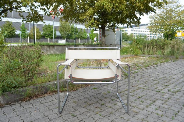 ワシリーチェアGavina社製ヴィンテージ(1960年代) バウハウス在校中に生まれたブロイヤーの代表的デザイン｜雑誌