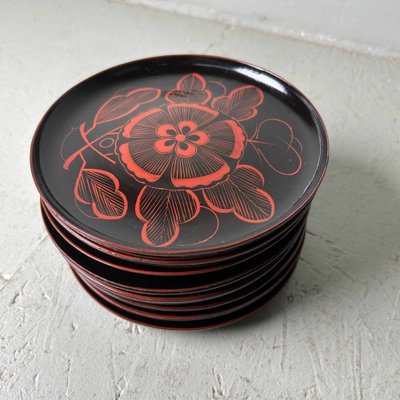 Meiji Era Japanese Yoshino-Nuri Lacquer Plates, 1890s, Set of 8
