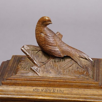 Wood carving shop jewelry
