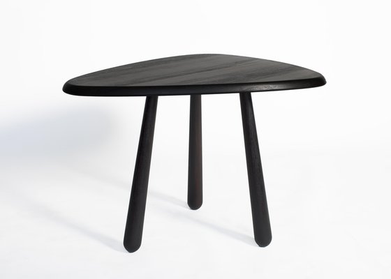 Tavolo Triangolare Tavolo Triangolare Coco De Mer Di Jesse