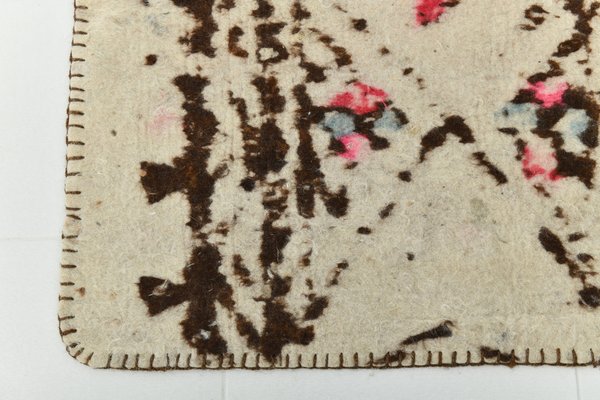 Vintage Turkish Felt Rug for sale at Pamono