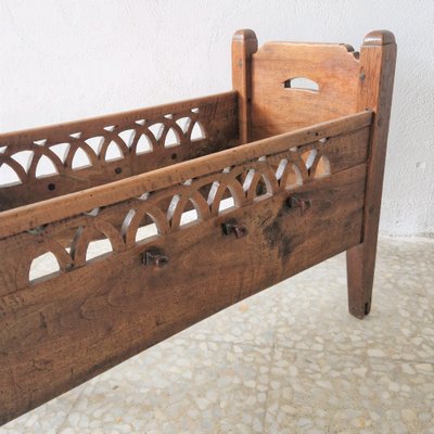 Magnifique lit ancien pour bébé, bois de cerisier (D'occasion) à La