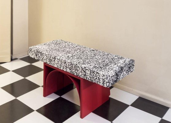 Sgabello I Can't Believe It's Not Stone in marmo Dalmata di Ilaria