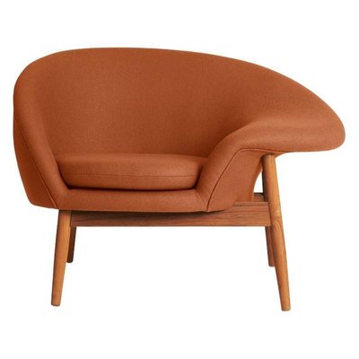Fried Egg Right Lounge Chair in Caramel by Warm Nordic