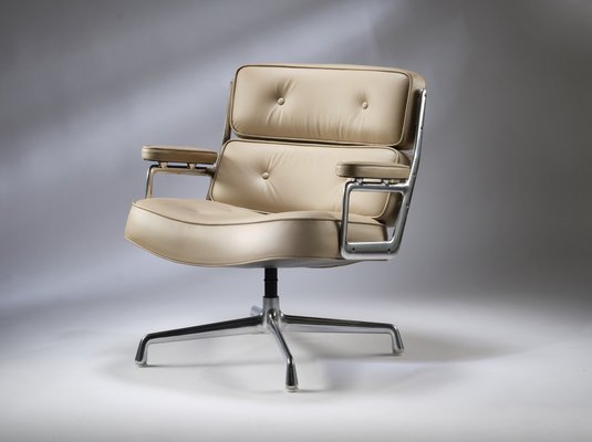 Mod Modern Padded Management Office Chair Eames Replica