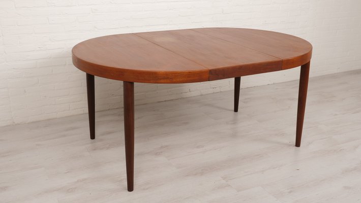 Round danish 2024 dining table