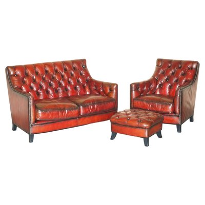 Chesterfield Suite Sessel Sofa aus vollstandig handgefarbtem Bordeaux Leder 3 Set bei Pamono kaufen