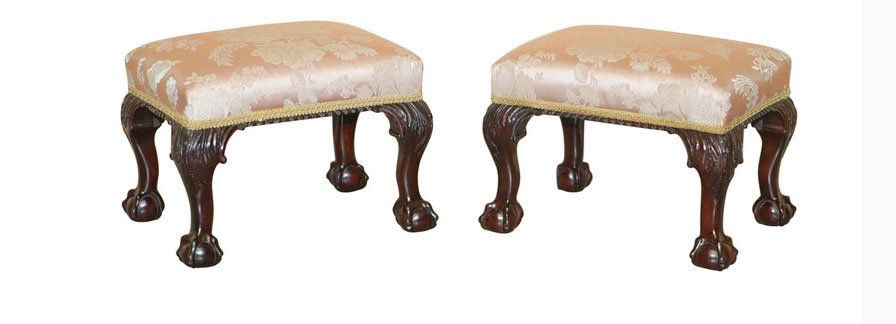 Viktorianische kleine Fußhocker mit Claw & Ball Hartholzrahmen, 2er Set bei Pamono kaufen