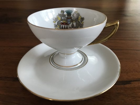 https://cdn20.pamono.com/p/g/1/7/1716672_vurc4hsavo/porcelain-cup-and-saucer-from-geierstahl-1950s-set-of-2-16.jpg