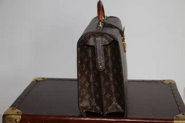 Louis Vuitton Vintage 1990 e Mini Monogram Crossbody Bag
