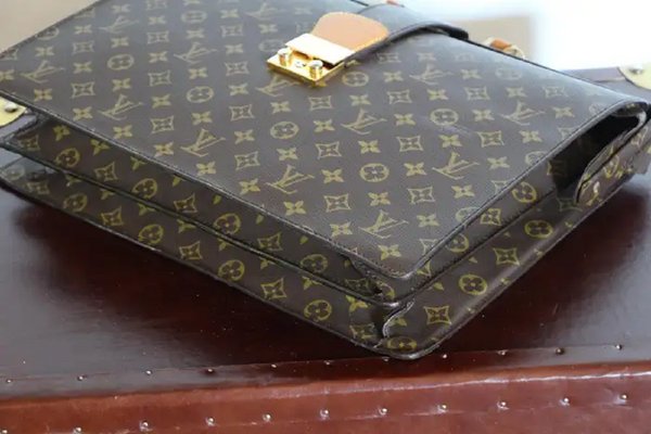 LOUIS VUITTON Serviette Fermoir Monogram Briefcase / Doctor Bag - Made In  France