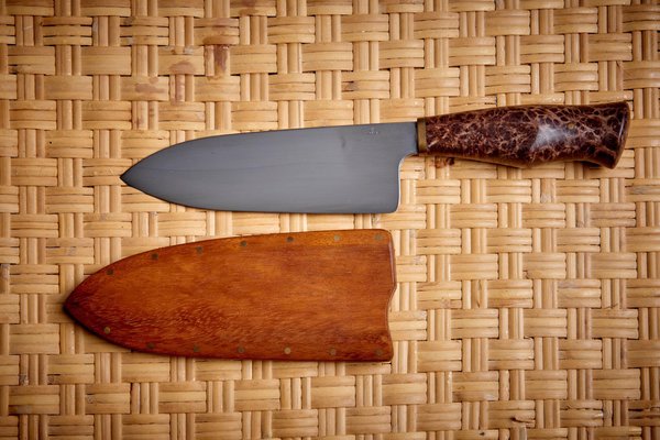 https://cdn20.pamono.com/p/g/1/7/1721258_xoy6thansn/knife-with-redwood-burl-handle-and-teak-knife-sheath-by-dave-jacobson-2023-4.jpg