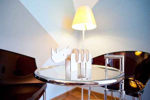 Rhino 2024 table lamp