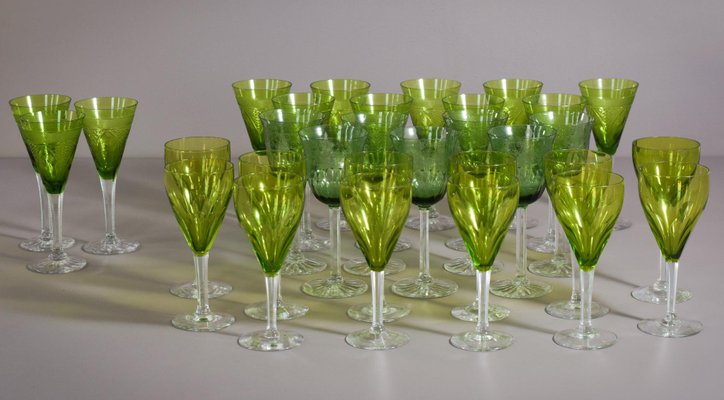 Grüne Vintage Gläser, 1890er, 31er Set bei Pamono kaufen