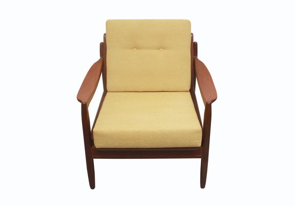 Light yellow online armchair