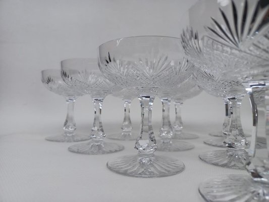 https://cdn20.pamono.com/p/g/1/7/1727152_mmy8jxr9e5/champagne-cups-in-baccarat-crystal-1910s-set-of-10-3.jpg