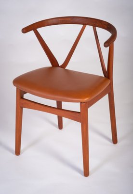 Mid-Century Modern Model 255 Teak and Leather Dining Chair by