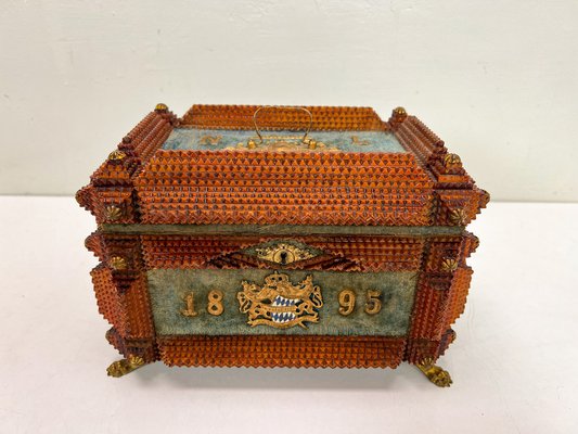 Boîte à bijoux ancienne en bois sculpté à la main (Gebraucht) in Morges für CHF 35 - mit