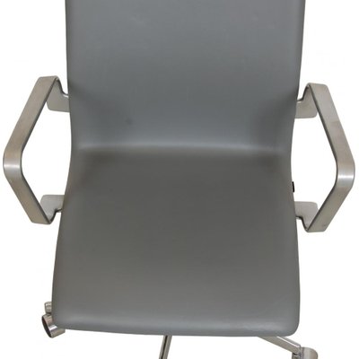 Tall Backed Oxford Office Chair in Grey Leather by Arne Tall Backed Oxford Office Chair in Grey Leather by Arne