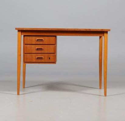 Johansson 2024 writing desk