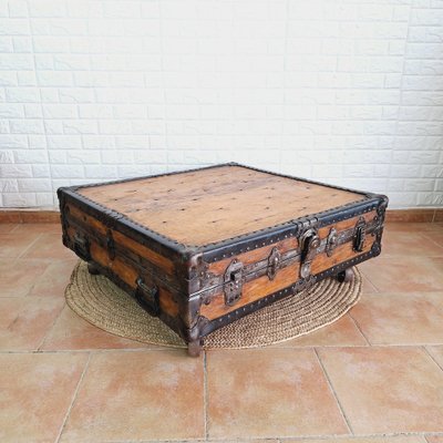 Industrial Trunk Coffe Table on Wheels, 1900s for sale at Pamono