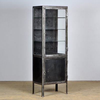 Glass 2024 front armoire
