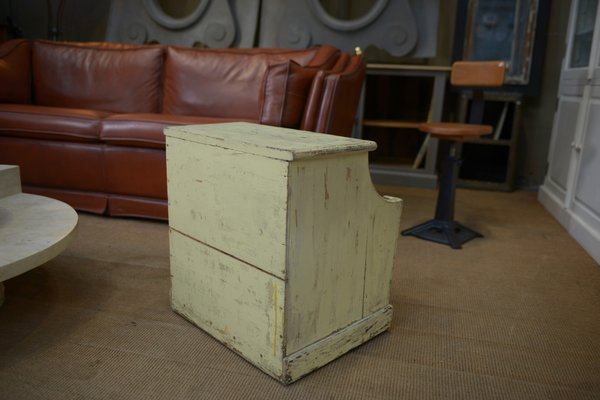 Antique white toy chest 2025