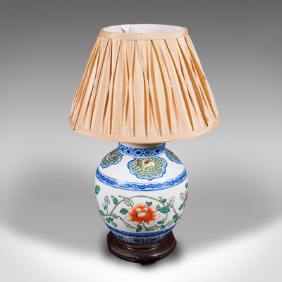 Chinesische Vintage Art Deco Tischlampe aus Keramik, Mitte des 20. Jahrhunderts bei Pamono kaufen