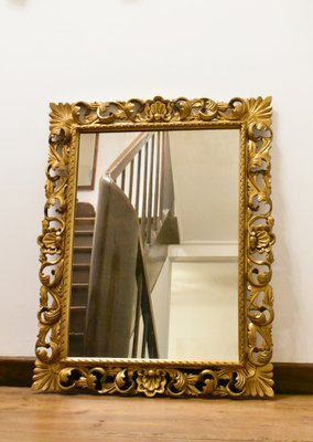 Specchio da parete grande fiorentino in legno dorato, anni '30 in