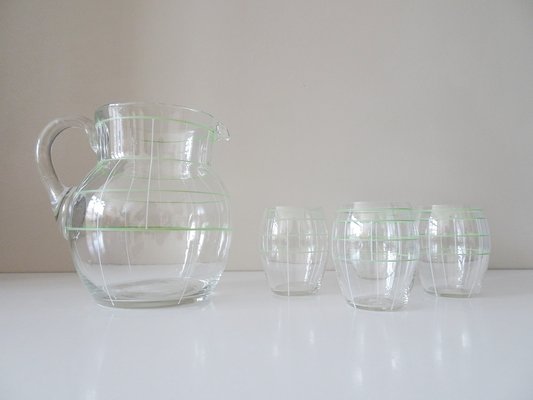 https://cdn20.pamono.com/p/g/1/7/1754505_jnyn44ic0j/water-jug-with-glasses-1950s-set-of-5-3.jpg