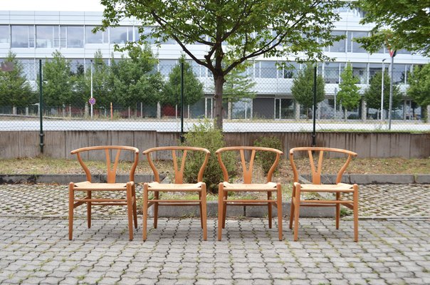 CH24 Wishbone Y Chair in Oak by Hans J. Wegner for Carl Hansen 1970s Set of 4