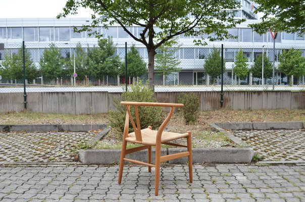 CH24 Wishbone Y Chair in Oak by Hans J. Wegner for Carl Hansen
