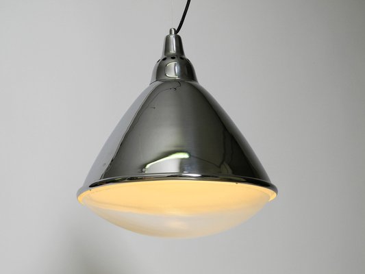 https://cdn20.pamono.com/p/g/1/7/1759642_vxlsw4wjsz/grosse-scheinwerferlampe-aus-verchromtem-stahlblech-von-ingo-maurer-fuer-design-m-1960er-11.jpg