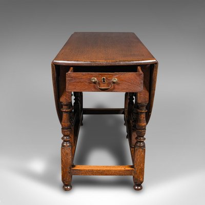 Antique English Gate Leg Dining Table in Oak for sale at Pamono Antique English Gate Leg Dining Table in Oak for sale at Pamono