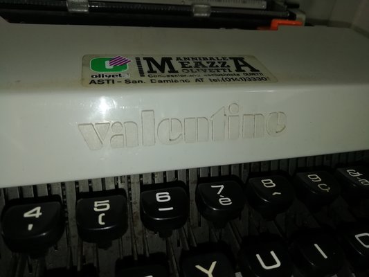 Elegante Máquina de Escribir Vintage Olivetti Valentine. Italia