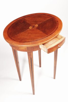 Kleiner Italienischer Beistelltisch aus Eibe, 1810er bei Pamono kaufen