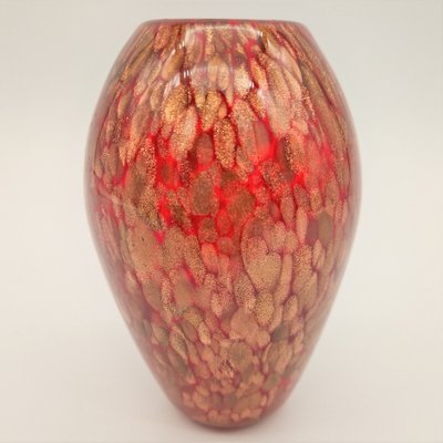 https://cdn20.pamono.com/p/g/1/7/1768566_daqwbuzvd4/mid-century-murano-glass-vase-1950s-1.jpg