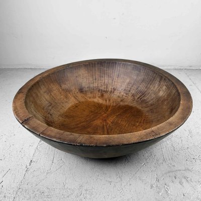 https://cdn20.pamono.com/p/g/1/7/1769010_avs4eenzsx/large-meiji-era-handcrafted-wooden-dough-bowl-japan-1.jpg