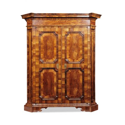 Baroque Hall Cabinet in Walnut 1750 for sale at Pamono