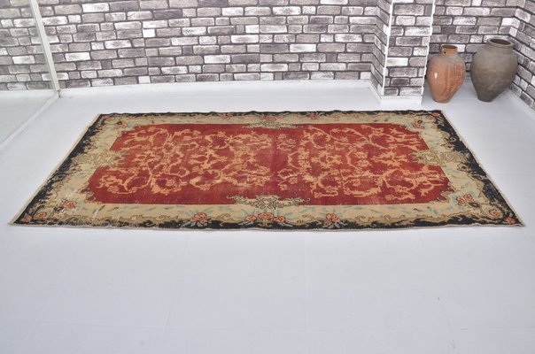 https://cdn20.pamono.com/p/g/1/7/1775305_qk4vtyj604/tapis-decoratif-kurde-en-laine-1960s-1.jpg