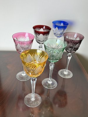 https://cdn20.pamono.com/p/g/1/7/1777153_onznp2qfa3/italian-colored-crystal-glasses-1950s-set-of-6-4.jpg