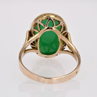 Franzosischer Ovaler Jade Jadeit Ring aus 18 Karat Gelbgold 1960er