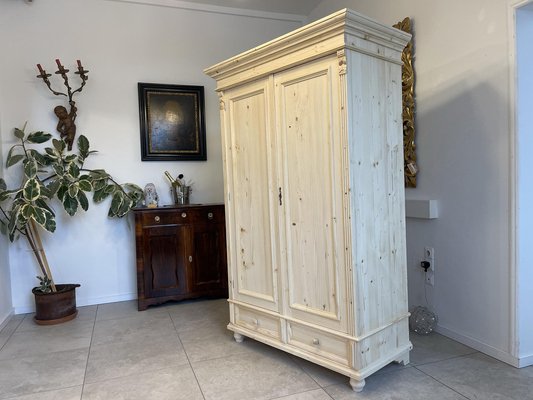 Vintage wardrobe deals