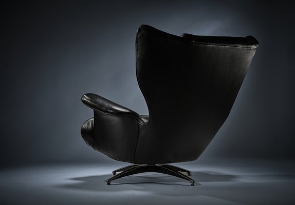 Swivel wing chair discount