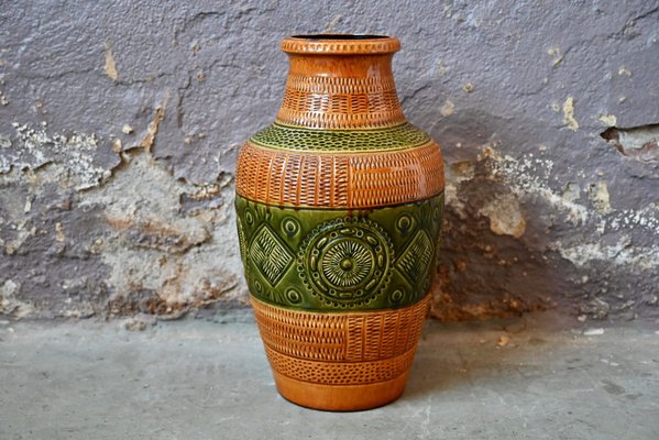 Große Bodenvase mit ethnischen Verzierungen von Bay Keramik, 1960er bei Pamono kaufen