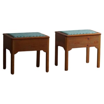 Hocker aus Kiefernholz & Stoff mit Stauraum, 1950er, 2er Set bei Pamono kaufen