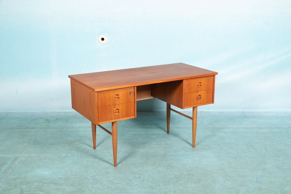 Mid Century Scandinavian Writing Desk in Teak 1960s