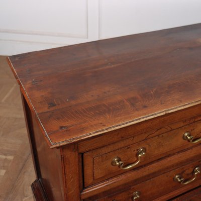 Antique Dresser Base in Oak, 1700s for sale at Pamono Antique Dresser Base in Oak, 1700s for sale at Pamono