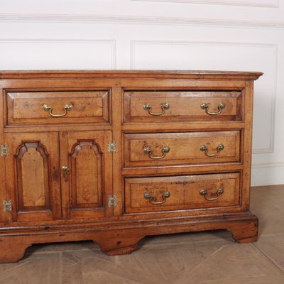 Antique Dresser Base in Oak, 1700s for sale at Pamono Antique Dresser Base in Oak, 1700s for sale at Pamono
